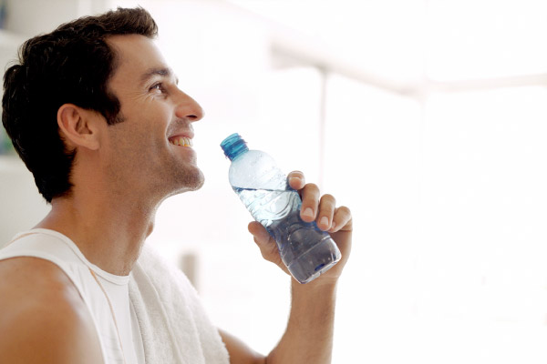 Importancia del consumo de agua en la dieta del paciente renal